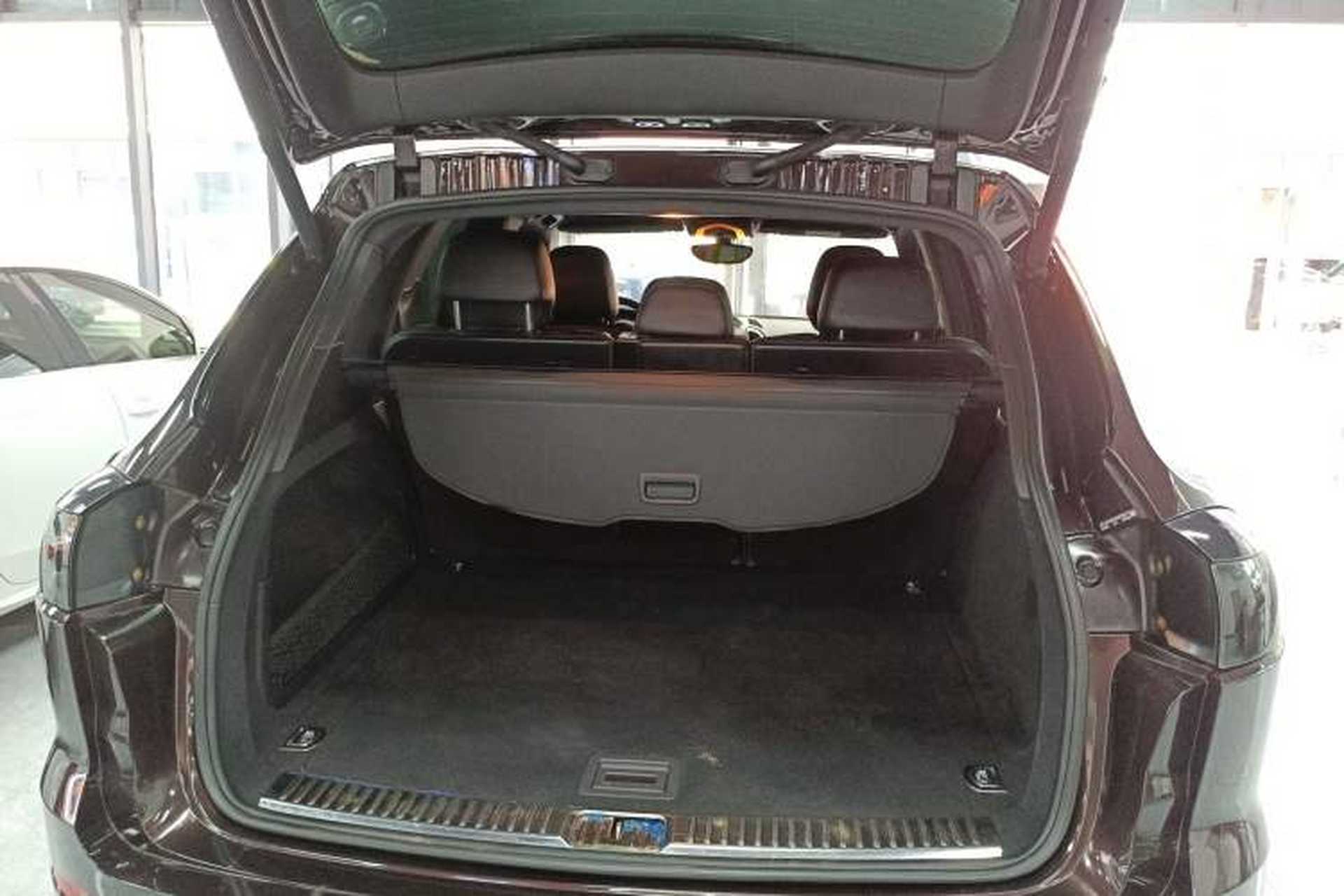 Used Porsche Cayenne 2016 Cayenne 3.0T Trunk