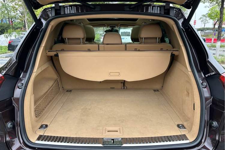 Used Porsche Cayenne 2016 Cayenne Platinum Edition 3.0T Trunk