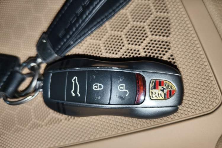 Used Porsche Cayenne 2016 Cayenne 3.0T Vehicle Key