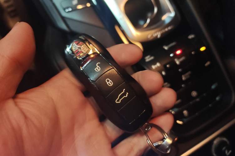 Used Porsche Cayenne 2016 Cayenne Platinum Edition 3.0T Vehicle Key