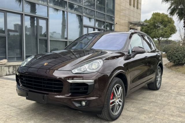 Ojetý Porsche Cayenne 2016 Cayenne Platinum Edition 3.0T