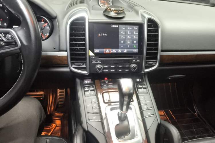 Used Porsche Cayenne 2016 Cayenne Platinum Edition 3.0T Audio And AC Panel