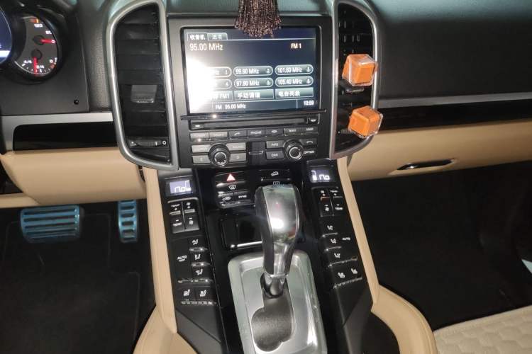 Used Porsche Cayenne 2016 Cayenne Platinum Edition 3.0T Audio And AC Panel