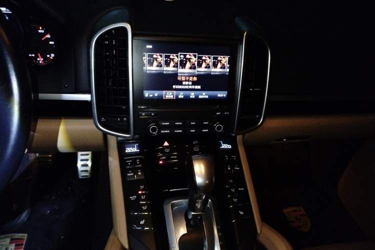 Used Porsche Cayenne 2016 Cayenne 3.0T Audio And AC Panel