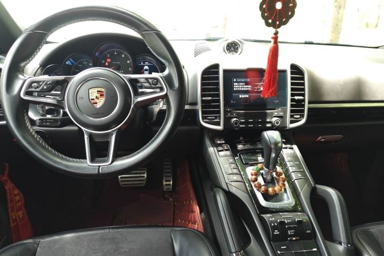 Used Porsche Cayenne 2016 Cayenne Platinum Edition 3.0T Center Console