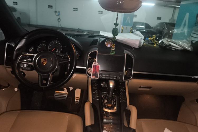 Used Porsche Cayenne 2016 Cayenne 3.0T Center Console