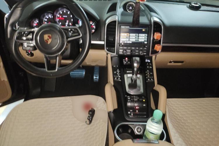 Used Porsche Cayenne 2016 Cayenne Platinum Edition 3.0T Center Console