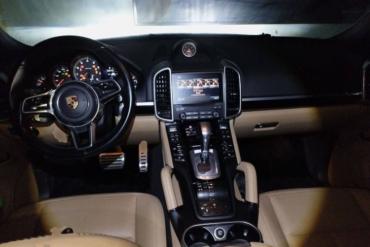 Used Porsche Cayenne 2016 Cayenne 3.0T Center Console
