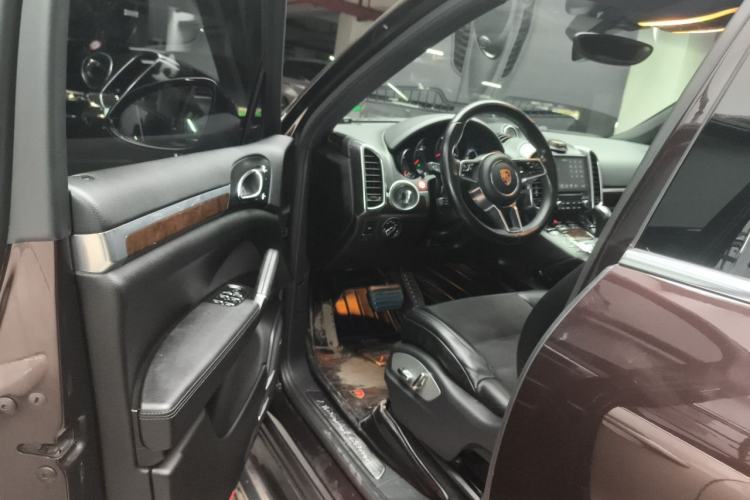 Used Porsche Cayenne 2016 Cayenne Platinum Edition 3.0T Driver Seat