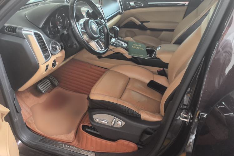 Used Porsche Cayenne 2016 Cayenne Platinum Edition 3.0T Driver Seat
