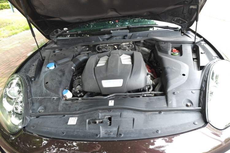 Used Porsche Cayenne 2016 Cayenne Platinum Edition 3.0T Engine Bay