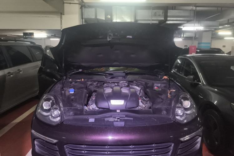 Used Porsche Cayenne 2016 Cayenne 3.0T Engine Bay