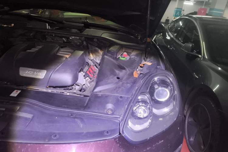 Used Porsche Cayenne 2016 Cayenne 3.0T Engine Bay Left