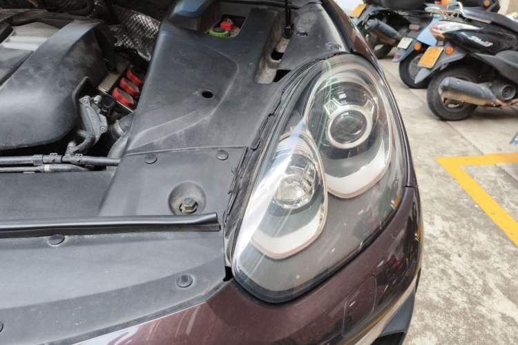 Used Porsche Cayenne 2016 Cayenne Platinum Edition 3.0T Engine Bay Left