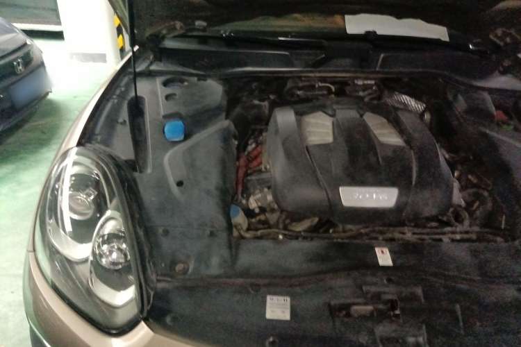 Used Porsche Cayenne 2016 Cayenne 3.0T Engine Bay Right