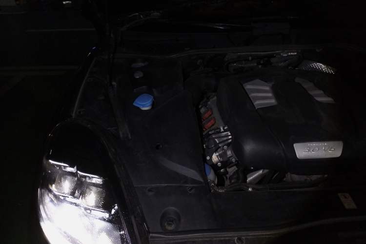 Used Porsche Cayenne 2016 Cayenne 3.0T Engine Bay Right