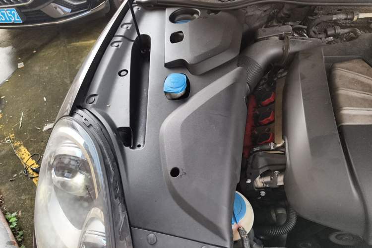 Used Porsche Cayenne 2016 Cayenne 3.0T Engine Bay Right