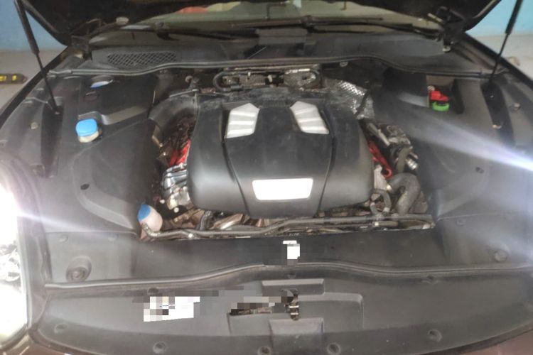 Used Porsche Cayenne 2016 Cayenne Platinum Edition 3.0T Engine Bay