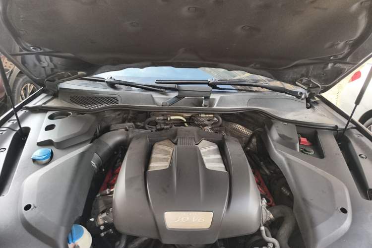 Used Porsche Cayenne 2016 Cayenne 3.0T Engine Bay