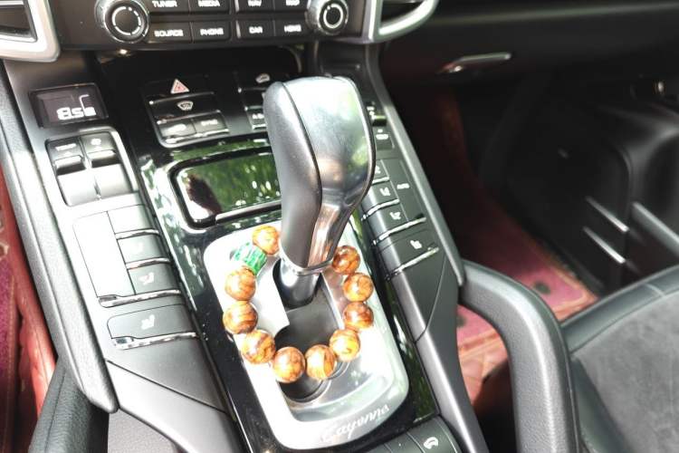 Used Porsche Cayenne 2016 Cayenne Platinum Edition 3.0T Gear Lever