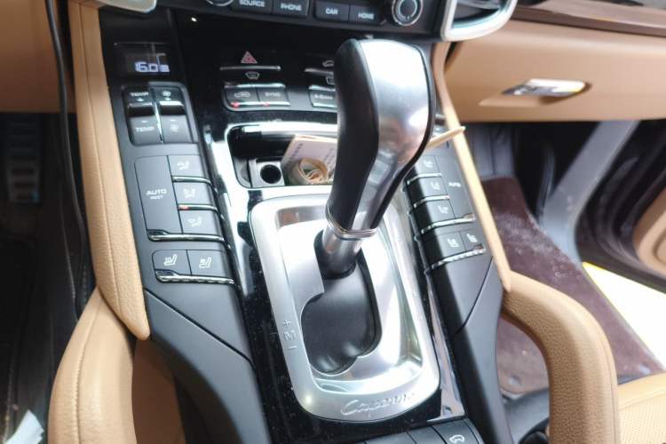 Used Porsche Cayenne 2016 Cayenne Platinum Edition 3.0T Gear Lever