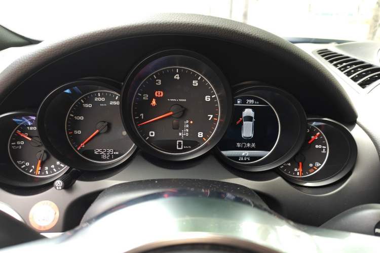 Used Porsche Cayenne 2016 Cayenne Platinum Edition 3.0T Instrument Cluster