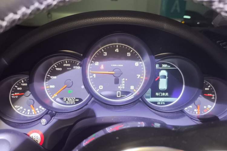 Used Porsche Cayenne 2016 Cayenne 3.0T Instrument Cluster