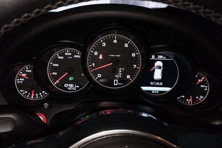 Used Porsche Cayenne 2016 Cayenne 3.0T Instrument Cluster