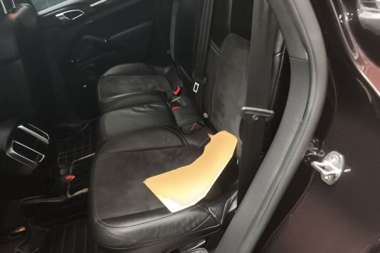 Used Porsche Cayenne 2016 Cayenne Platinum Edition 3.0T Left Rear Seat