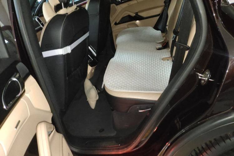 Used Porsche Cayenne 2016 Cayenne Platinum Edition 3.0T Left Rear Seat