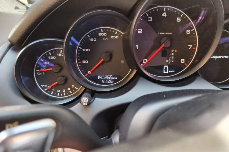 Used Porsche Cayenne 2016 Cayenne 3.0T Odometer Close Up