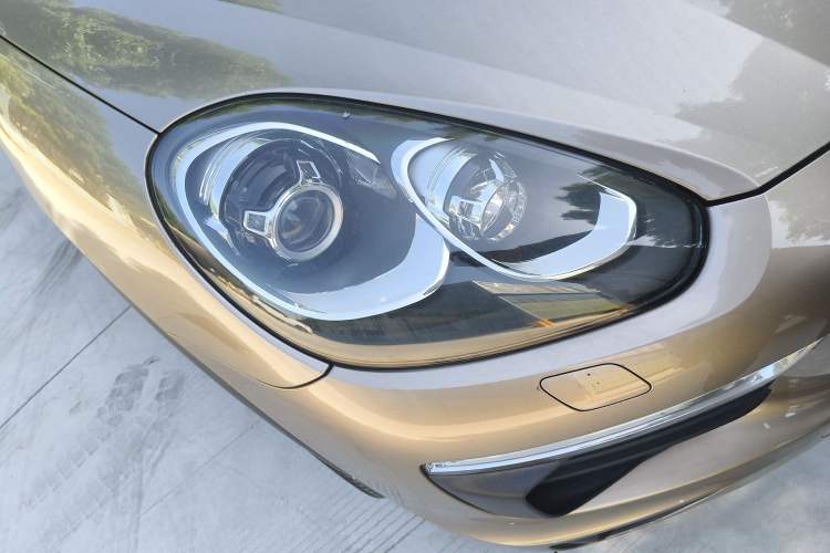 Used Porsche Cayenne 2016 Cayenne S 3.6T Right Front Headlight