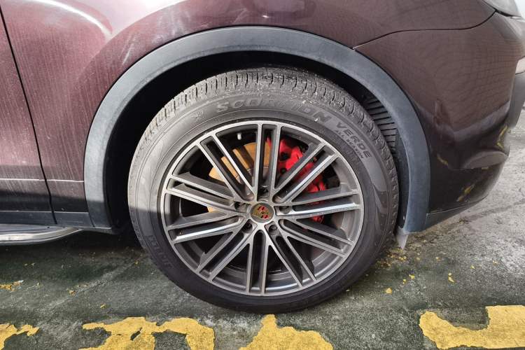 Used Porsche Cayenne 2016 Cayenne 3.0T Right Front Wheel Hub