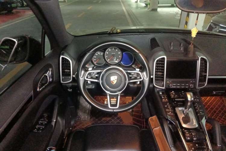 Used Porsche Cayenne 2016 Cayenne 3.0T Steering Wheel