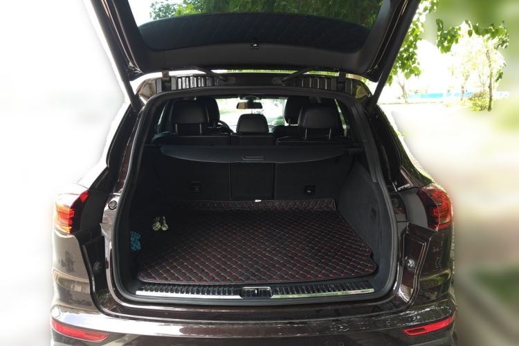 Used Porsche Cayenne 2016 Cayenne Platinum Edition 3.0T Trunk