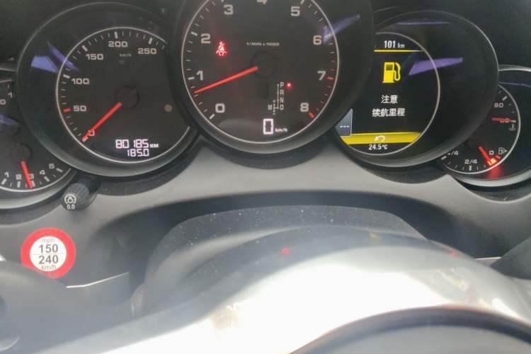 Used Porsche Cayenne 2016 Cayenne 3.0T Odometer Close Up