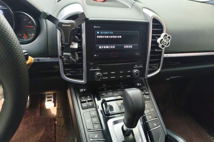 Used Porsche Cayenne 2016 Cayenne Platinum Edition 3.0T Audio And AC Panel