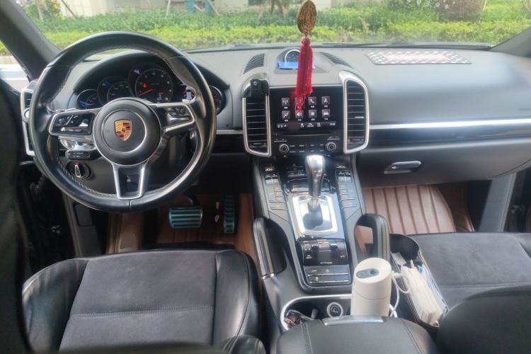 Used Porsche Cayenne 2016 Cayenne Platinum Edition 3.0T Center Console