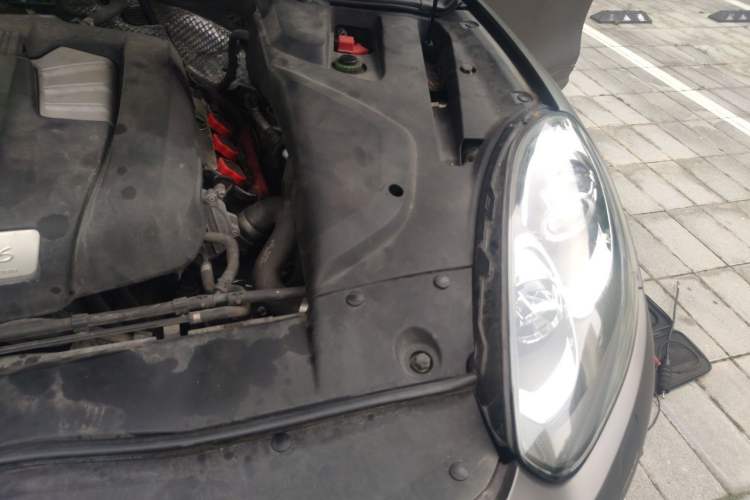 Used Porsche Cayenne 2016 Cayenne Platinum Edition 3.0T Engine Bay Left