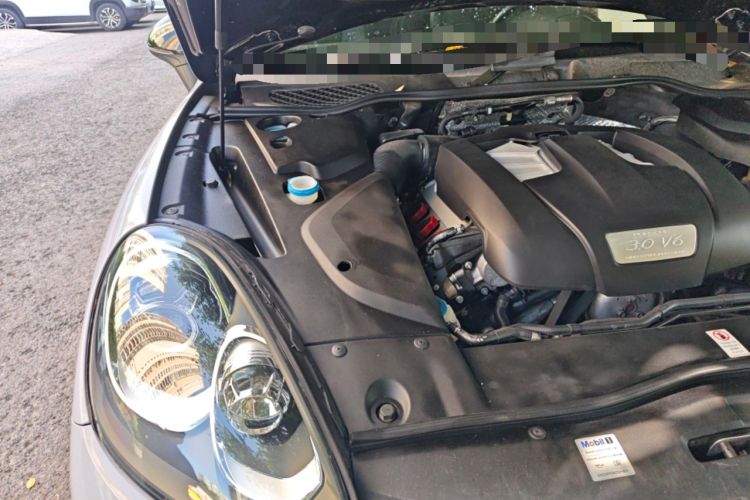 Used Porsche Cayenne 2016 Cayenne 3.0T Engine Bay Right