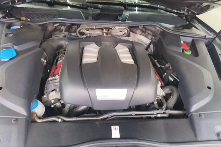 Used Porsche Cayenne 2016 Cayenne 3.0T Engine Bay