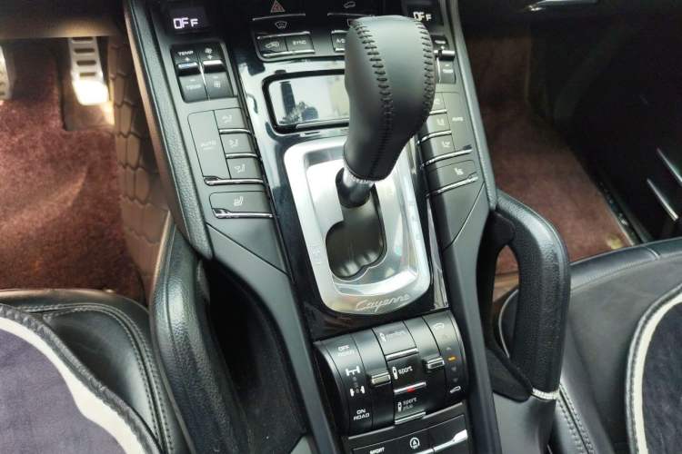 Used Porsche Cayenne 2016 Cayenne Platinum Edition 3.0T Gear Lever