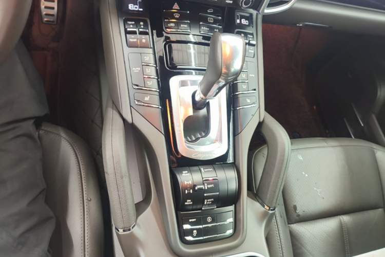 Used Porsche Cayenne 2016 Cayenne 3.0T Gear Lever