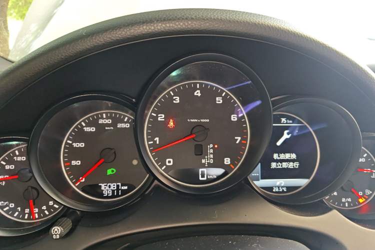 Used Porsche Cayenne 2016 Cayenne 3.0T Instrument Cluster