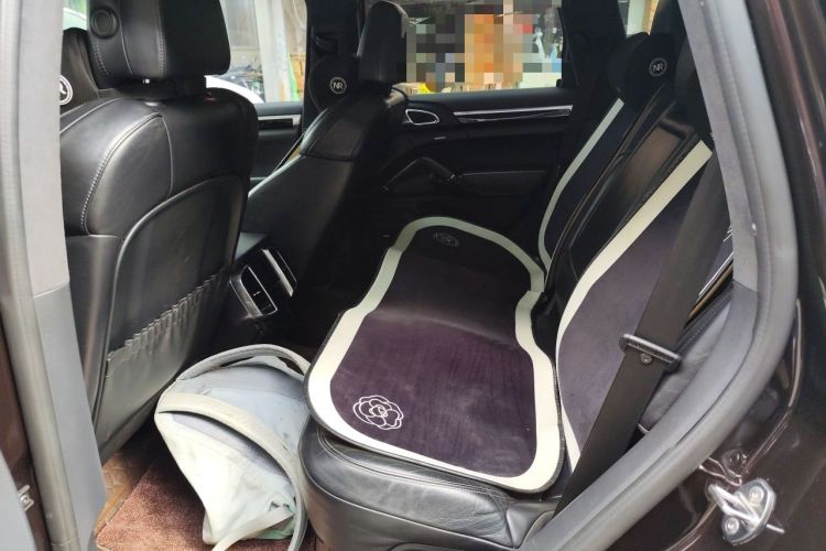Used Porsche Cayenne 2016 Cayenne Platinum Edition 3.0T Left Rear Seat