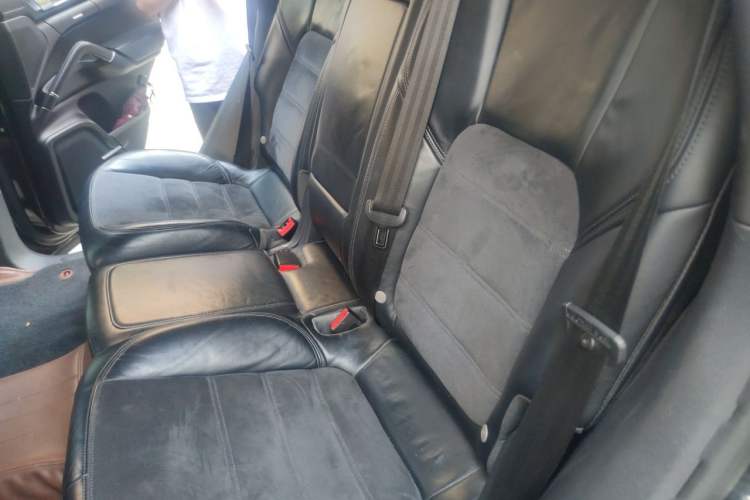 Used Porsche Cayenne 2016 Cayenne Platinum Edition 3.0T Left Rear Seat