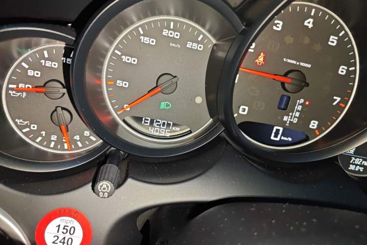 Used Porsche Cayenne 2016 Cayenne 3.0T Odometer Close Up