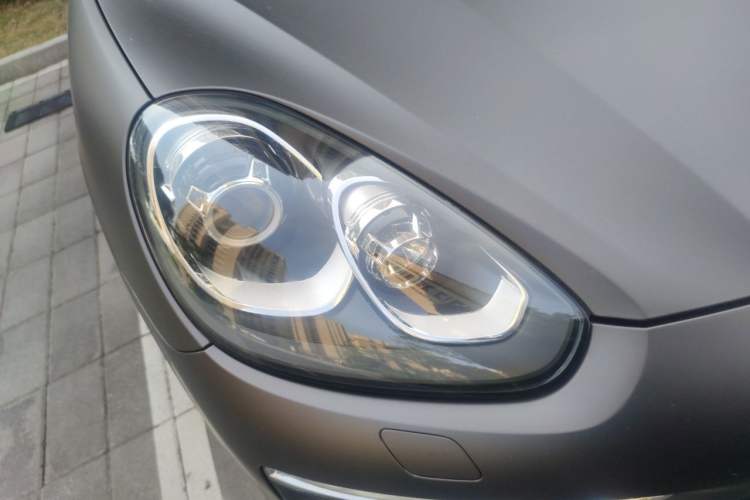 Used Porsche Cayenne 2016 Cayenne Platinum Edition 3.0T Right Front Headlight