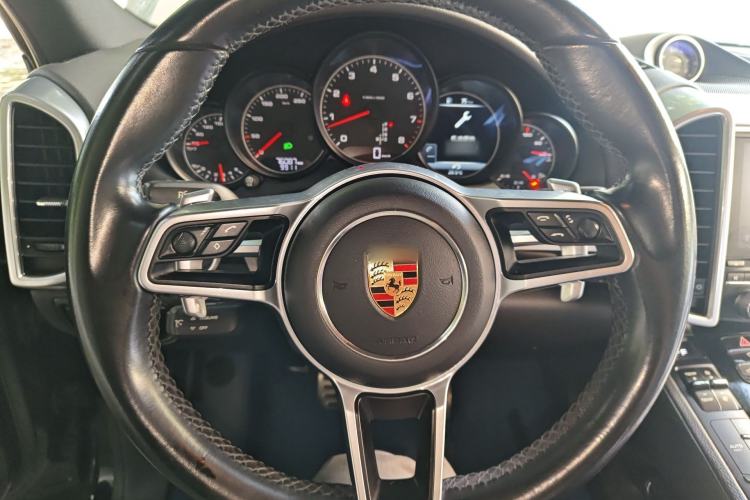Used Porsche Cayenne 2016 Cayenne 3.0T Steering Wheel
