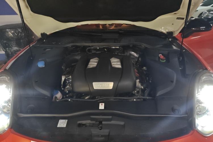 Used Porsche Cayenne 2016 Cayenne 3.0T Engine Bay